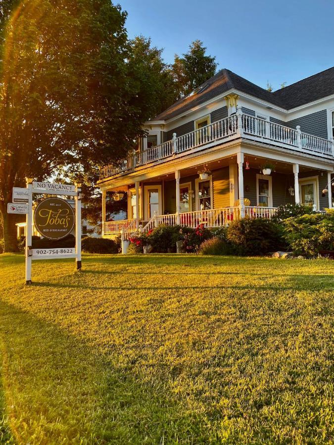 Toba'S Bed & Breakfast Lunenburg Exterior foto