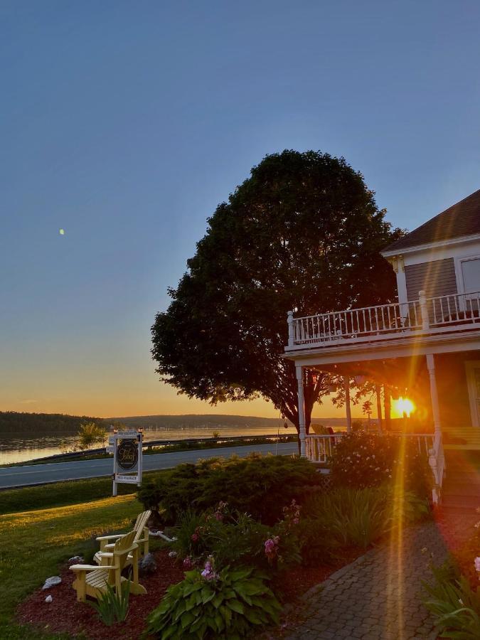 Toba'S Bed & Breakfast Lunenburg Exterior foto